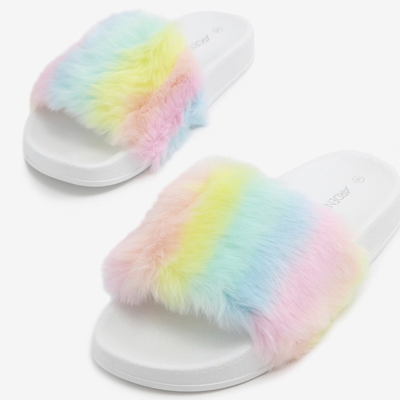 Ardene Shoes - NWT - Faux Fur Rainbow Slides